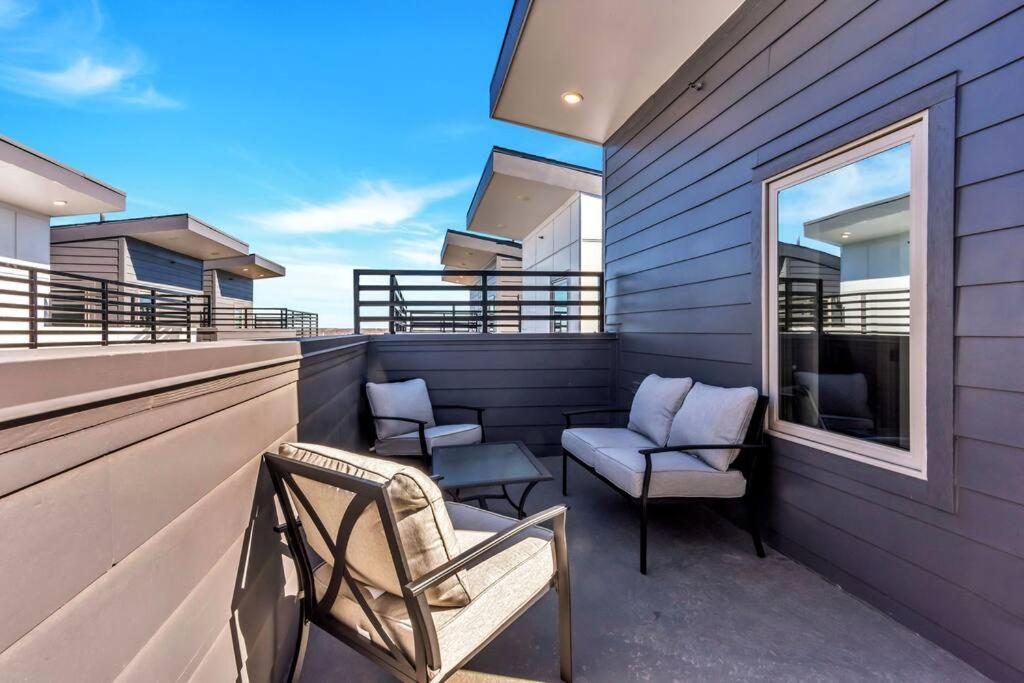 Private Rooftop Patio + 4 Story Home In Downtown Fw 포트워스 외부 사진