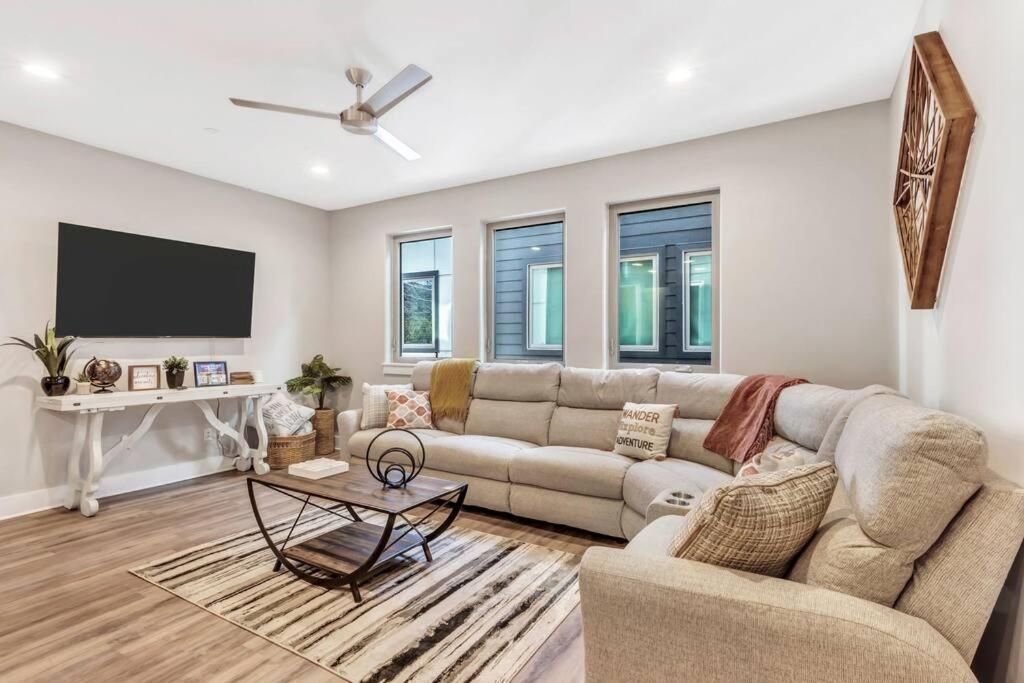 Private Rooftop Patio + 4 Story Home In Downtown Fw 포트워스 외부 사진