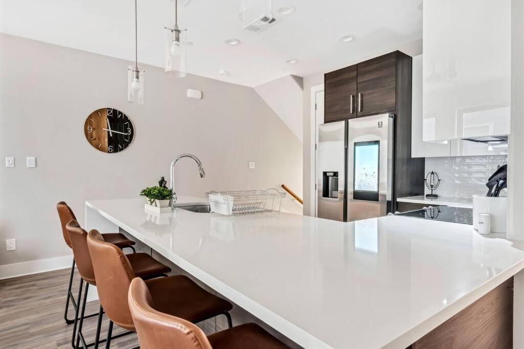 Private Rooftop Patio + 4 Story Home In Downtown Fw 포트워스 외부 사진