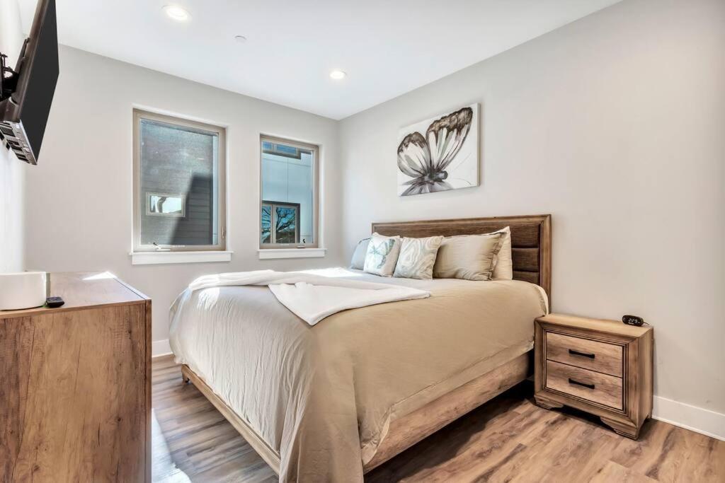 Private Rooftop Patio + 4 Story Home In Downtown Fw 포트워스 외부 사진